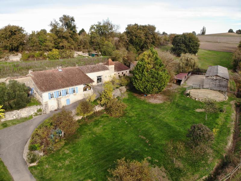 Maison - 222 m² - 7 pièces