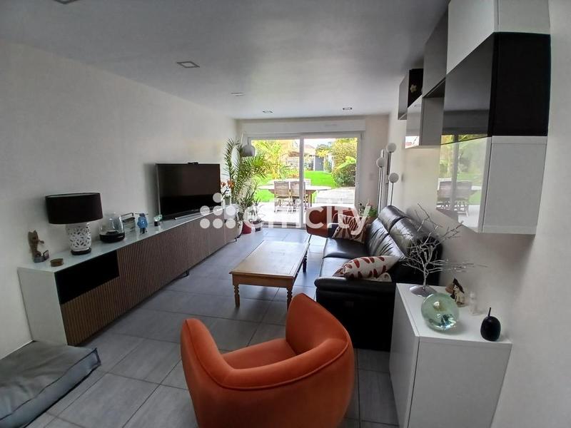 Maison - 145 m² - 6 pièces