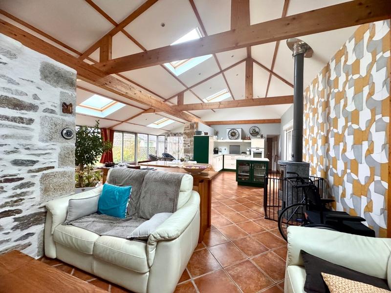 Maison - 150 m² - 7 pièces