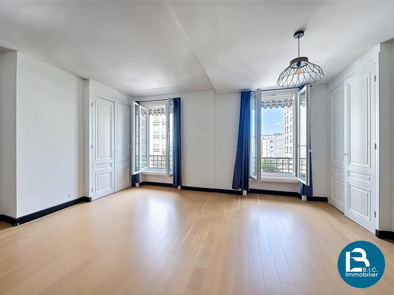 Appartement - 97 m² - 4 pièces