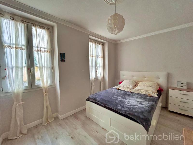 Propriété - 487 m² - 22 pièces