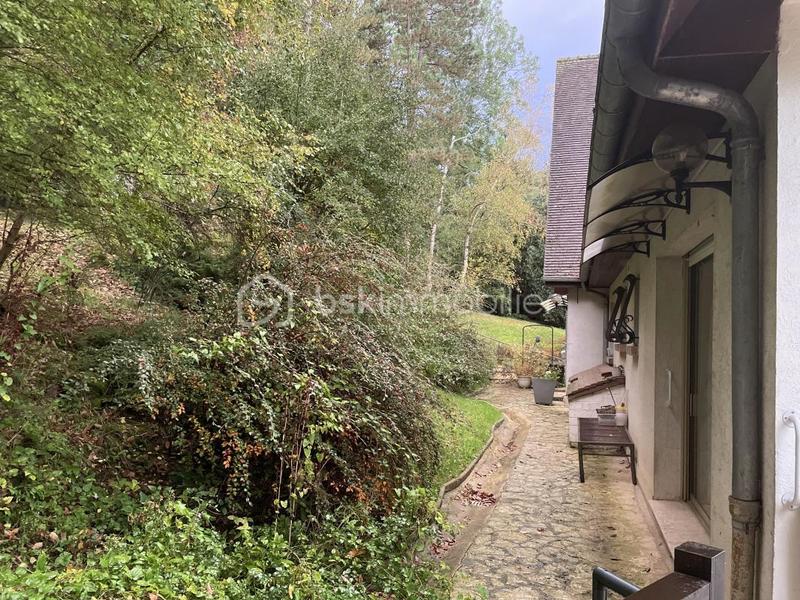 Demeure - 375 m² - 9 pièces