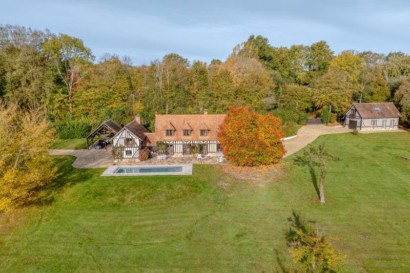 Maison - 268 m² - 8 pièces