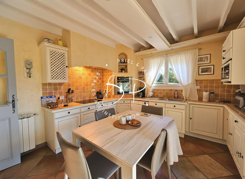 Maison - 190 m² - 6 pièces