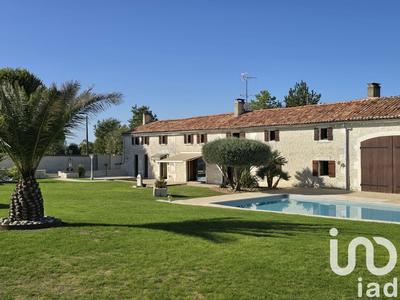 Maison - 382 m² - 12 pièces