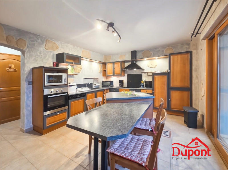 Maison - 106 m² - 7 pièces