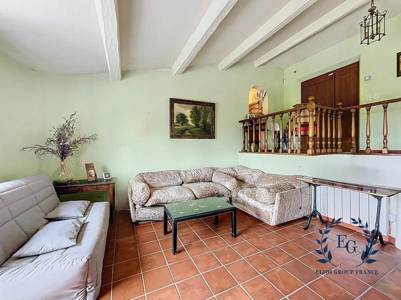 Maison traditionnelle - 218 m² - 6 pièces