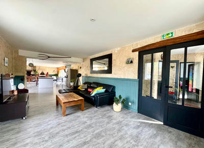 Maison - 400 m² - 15 pièces