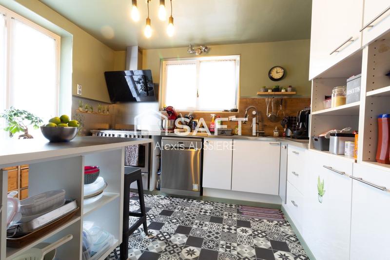 Maison - 384 m² - 12 pièces