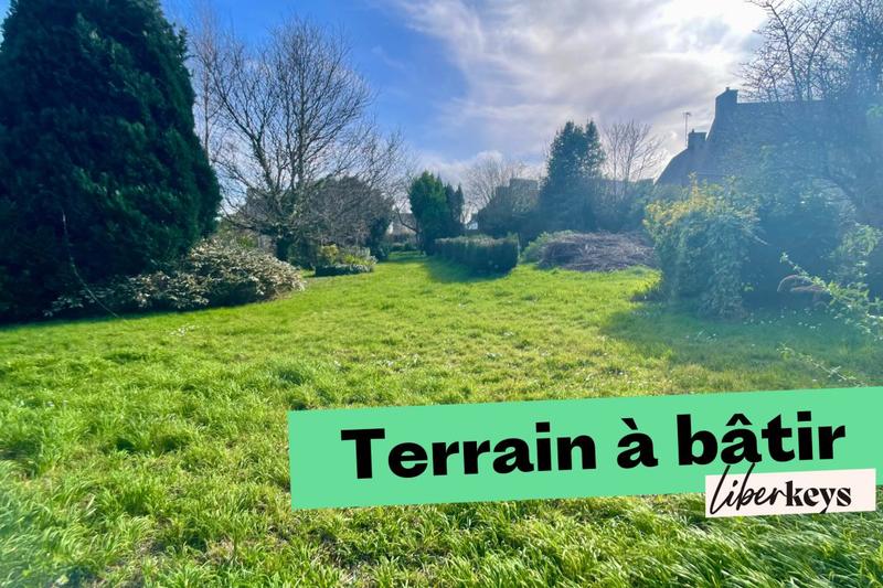 Terrain constructible - 1 022 m²