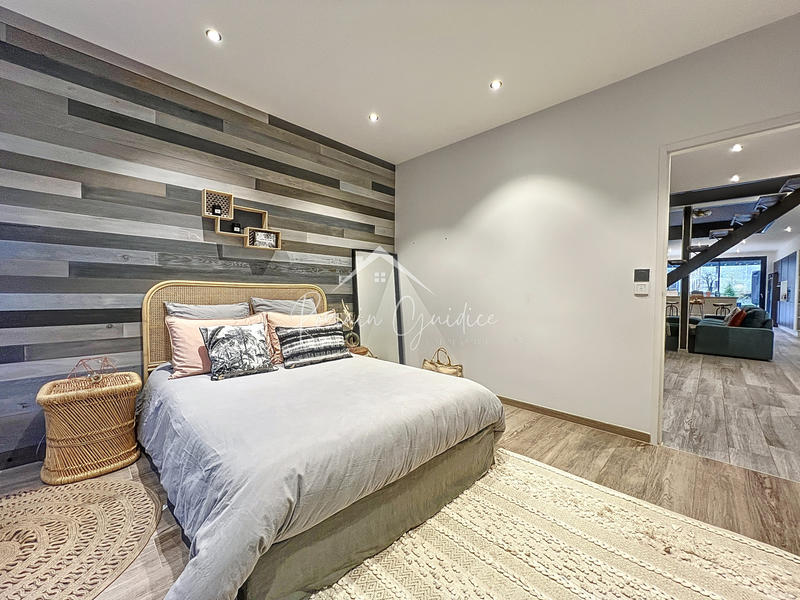 Villa - 196 m² - 5 pièces