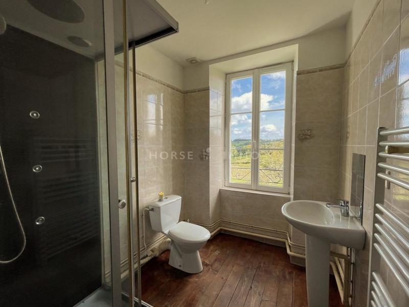 Propriété - 161 m² - 6 pièces