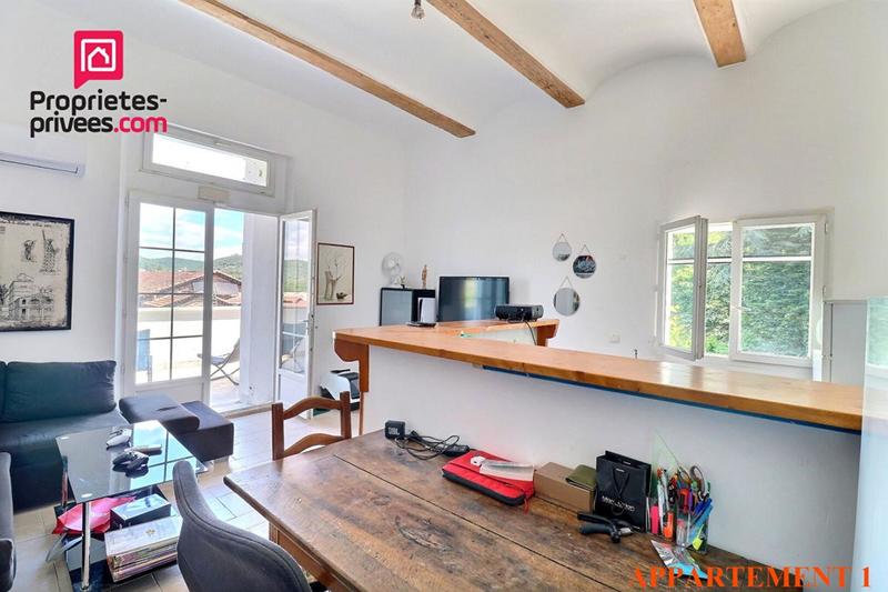 Maison - 375 m² - 10 pièces