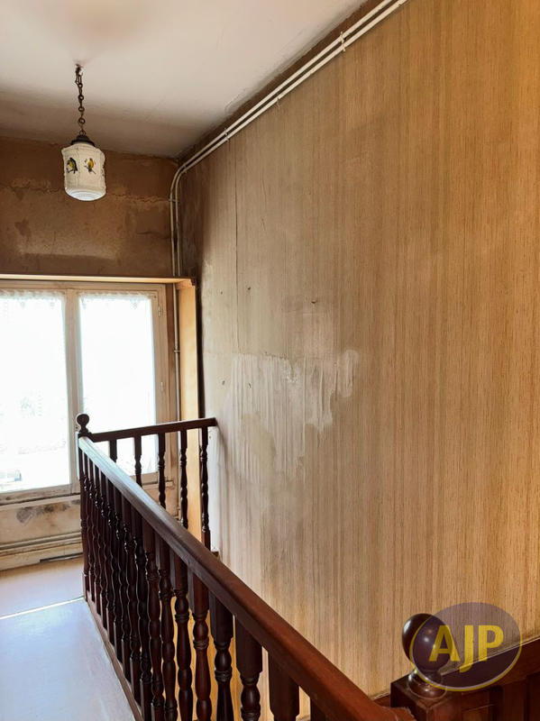 Maison - 121 m² - 6 pièces