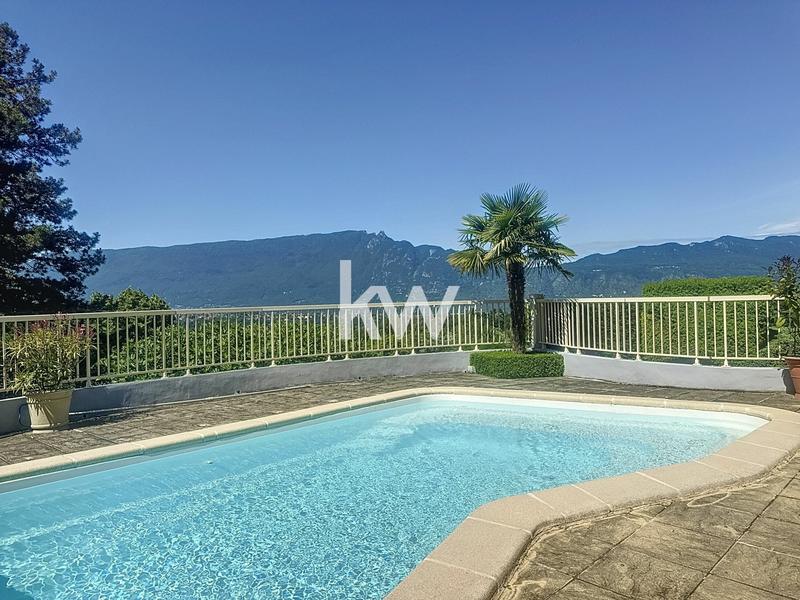 Maison - 159 m² - 6 pièces