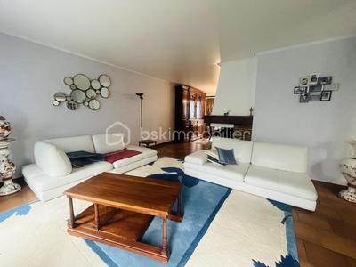 Maison - 186 m² - 6 pièces