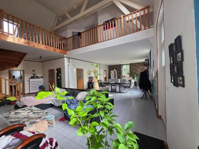 Maison - 310 m² - 8 pièces