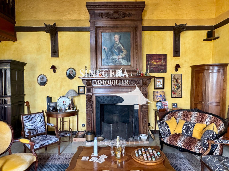 Propriété - 520 m² - 12 pièces