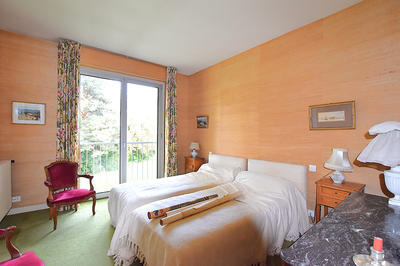 Maison - 254 m² - 12 pièces