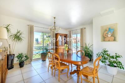 Maison - 194 m² - 7 pièces