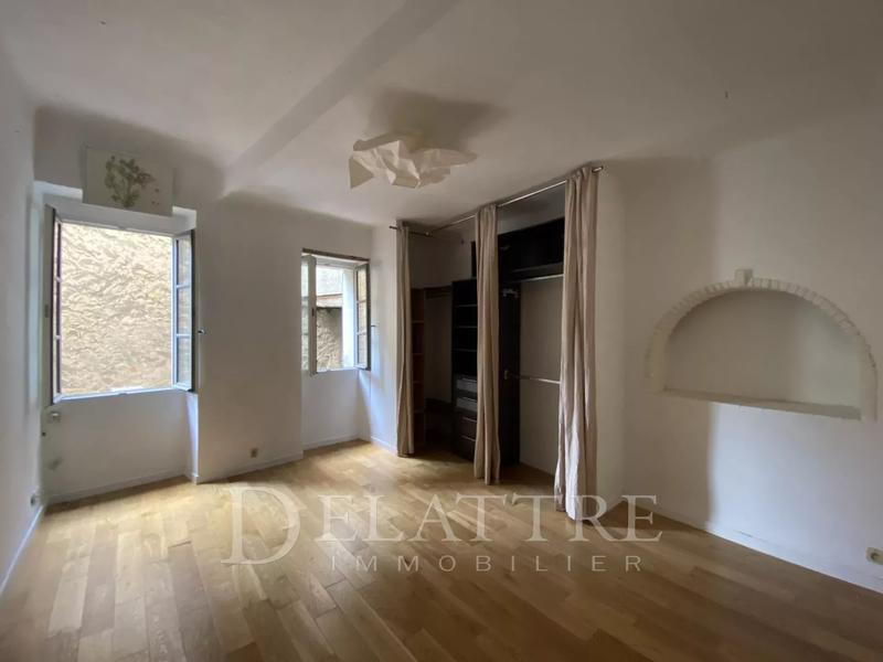 Appartement - 96 m² - 5 pièces