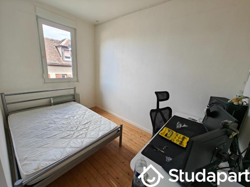 Chambre - 11 m² - 1 pièce