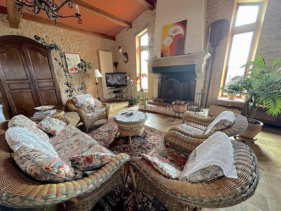 Propriété - 443 m² - 12 pièces