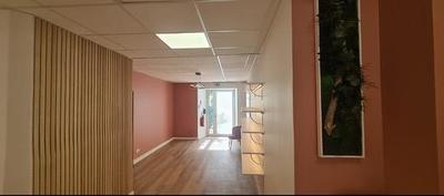 Local commercial - 90 m² - 2 pièces