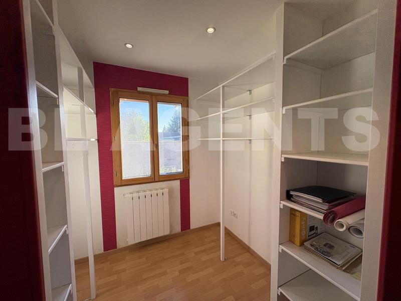 Maison traditionnelle - 96 m² - 5 pièces