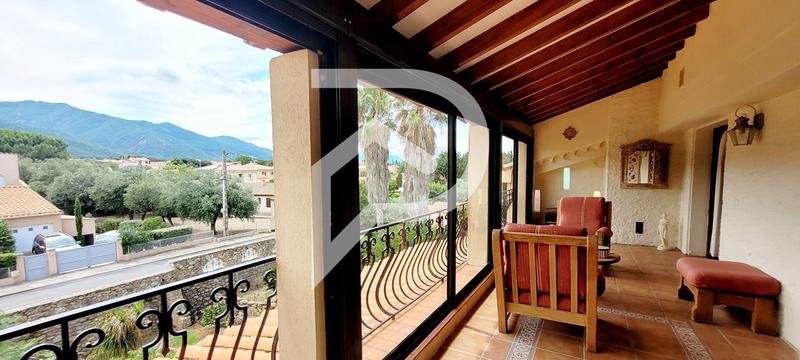 Demeure - 259 m² - 11 pièces