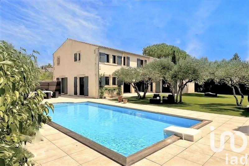 Maison - 280 m² - 8 pièces