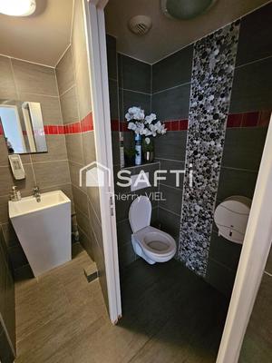 Local commercial - 200 m² - 3 pièces