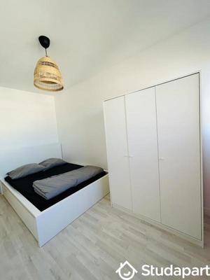 Chambre - 12 m² - 1 pièce