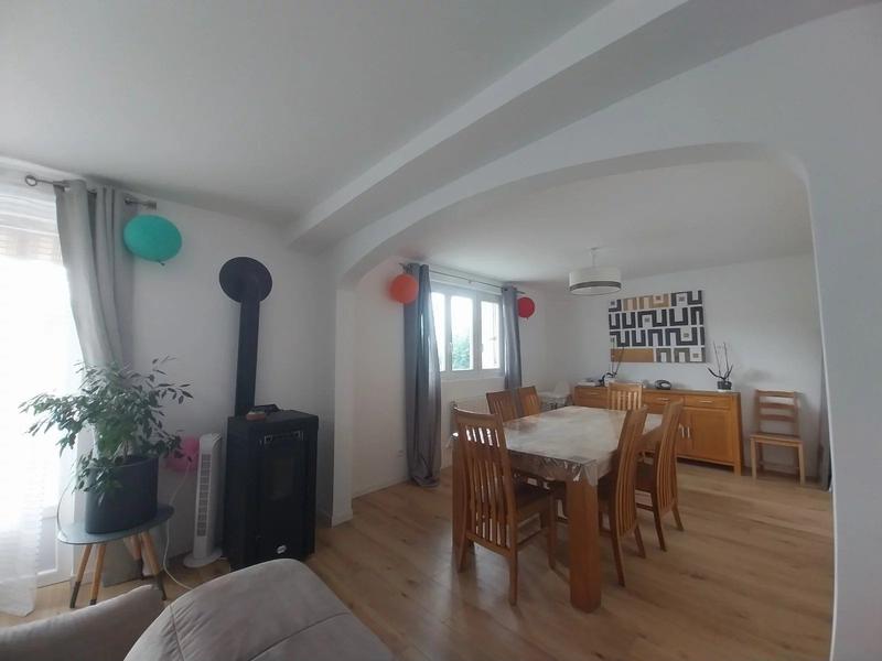 Maison - 255 m² - 8 pièces