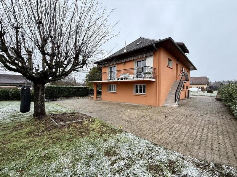 Maison - 265 m² - 12 pièces