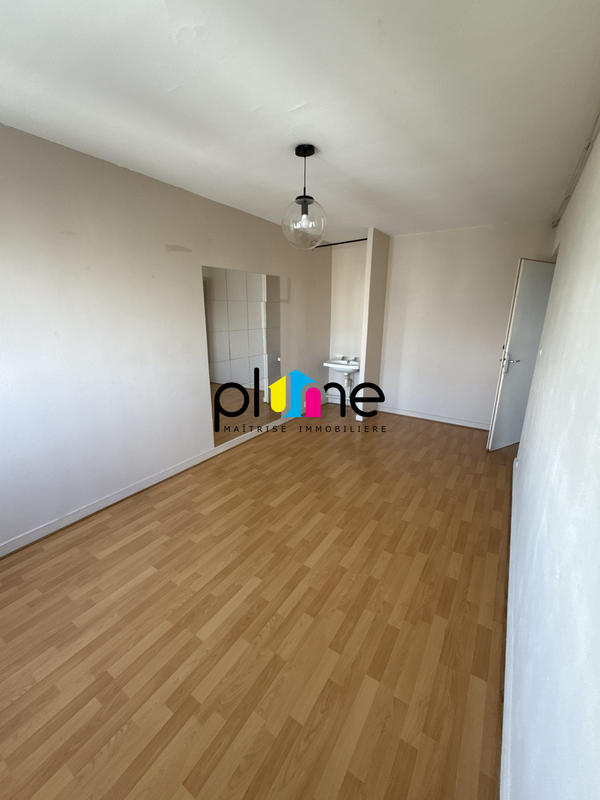 Appartement - 87 m² - 7 pièces