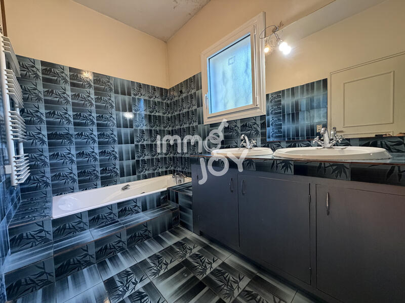 Maison - 131 m² - 5 pièces