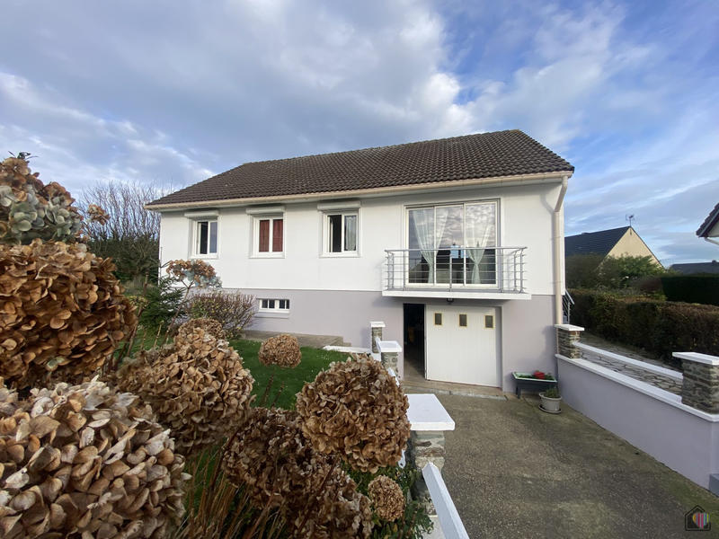 Maison - 90 m² - 5 pièces