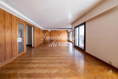 Appartement - 204 m² - 6 pièces