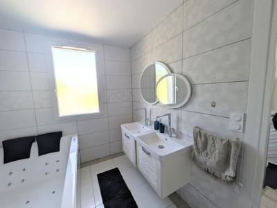 Maison - 178 m² - 6 pièces