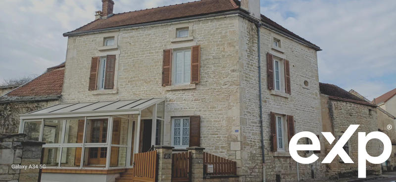 Maison traditionnelle - 89 m² - 4 pièces