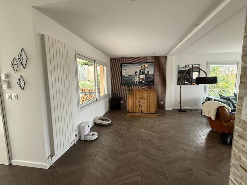 Maison - 197 m² - 8 pièces