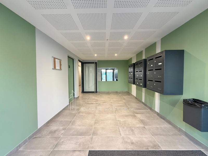 Appartement - 90 m² - 4 pièces