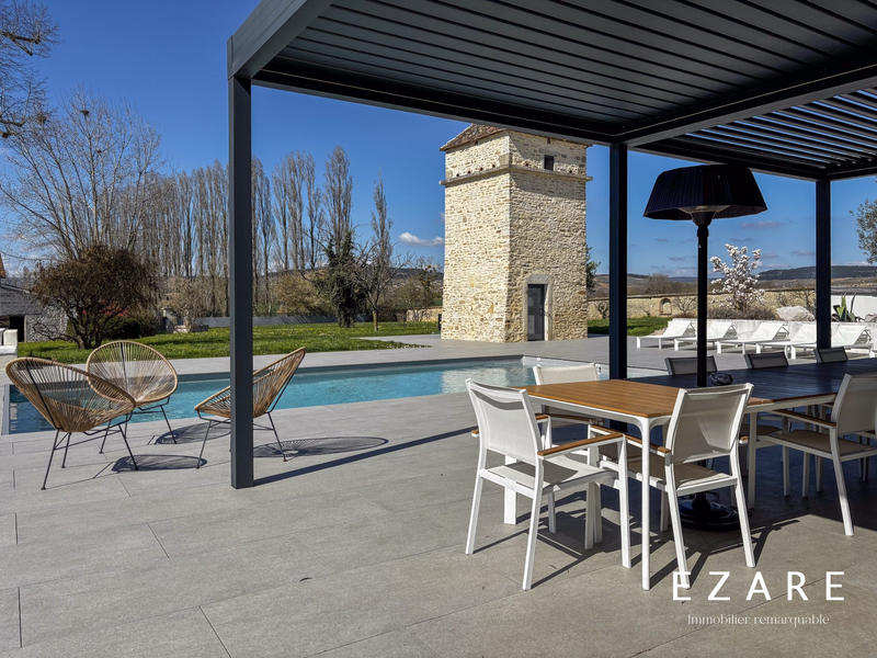 Maison - 645 m² - 23 pièces