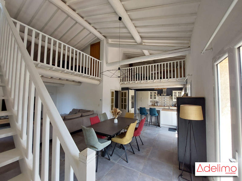 Villa - 231 m² - 9 pièces