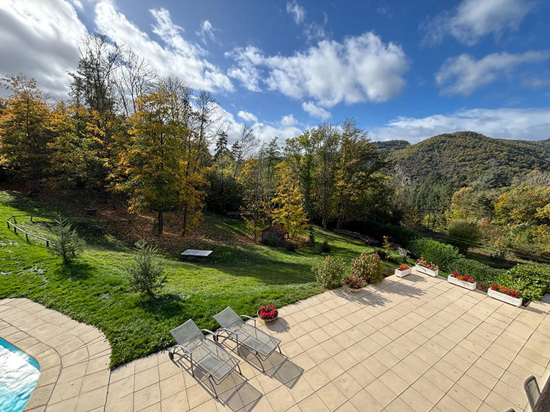 Maison - 200 m² - 5 pièces