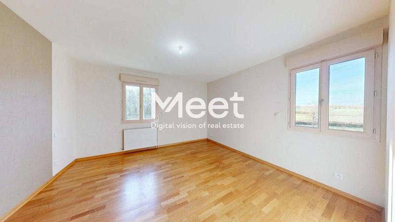 Maison - 220 m² - 6 pièces