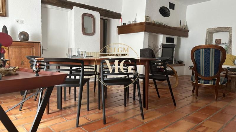 Maison - 203 m² - 6 pièces