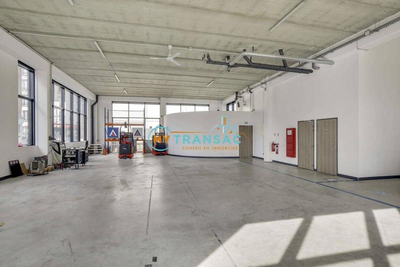Local d'activité / Entrepôt - 3 292 m²