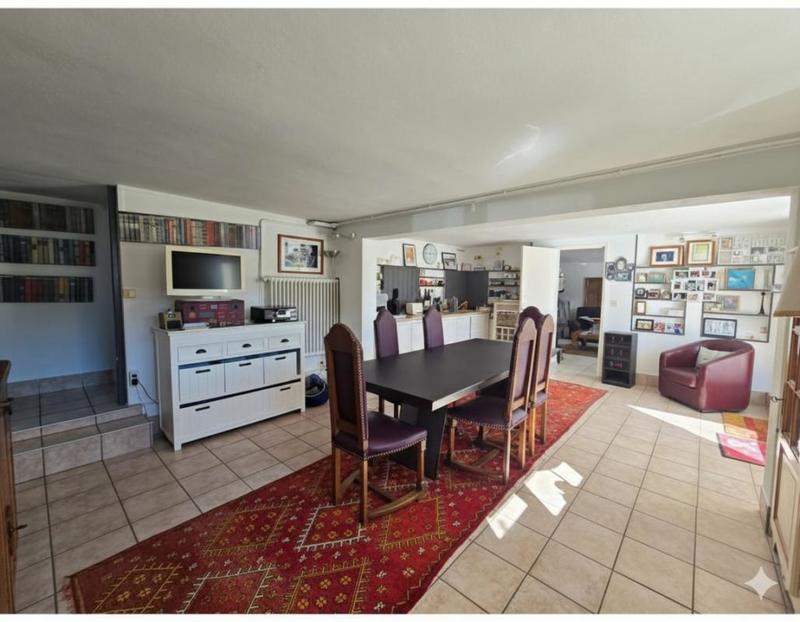 Maison - 218 m² - 6 pièces